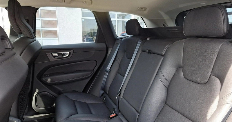 Volvo XC 60 cena 167500 przebieg: 27411, rok produkcji 2022 z Swarzędz małe 379